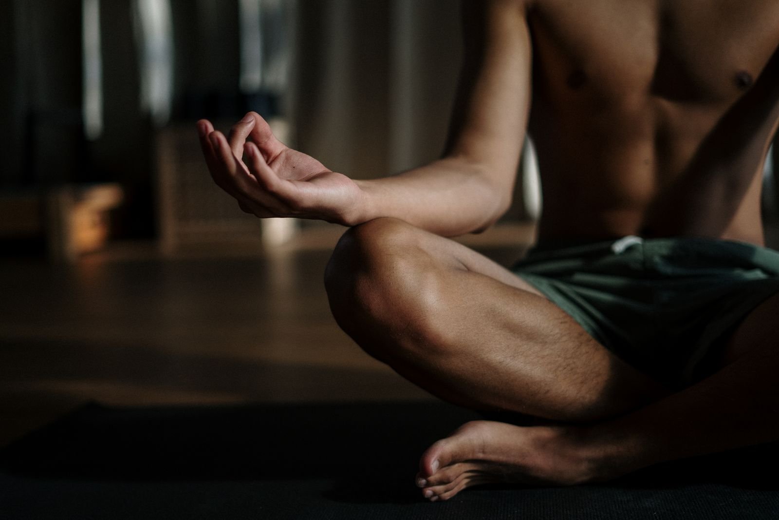 Aula de Pilates — força e alongamento